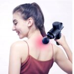 PISTOLET DO MASAŻU MASAŻER PLECÓW CIAŁA MASSAGE GUN 6 KOŃCÓWEK LCD CZERWONY - obrazek 2